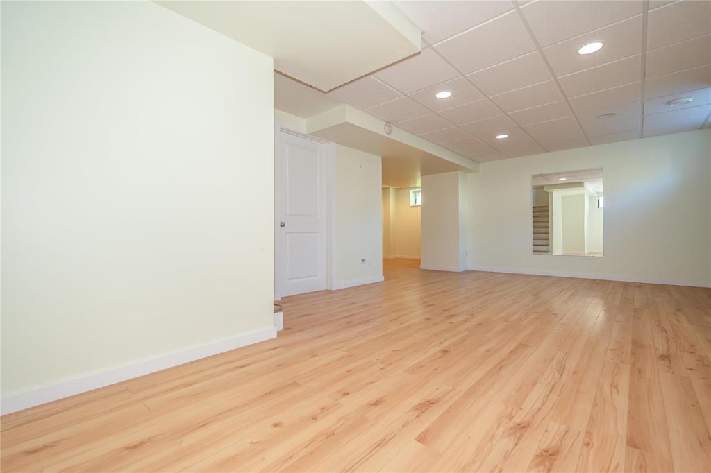 Photo 8 of 155 Bridgeland Drive, Winnipeg MB