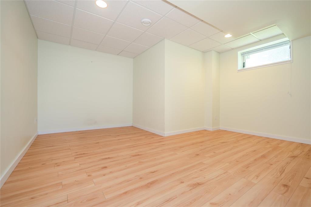 Photo 13 of 155 Bridgeland Drive, Winnipeg MB