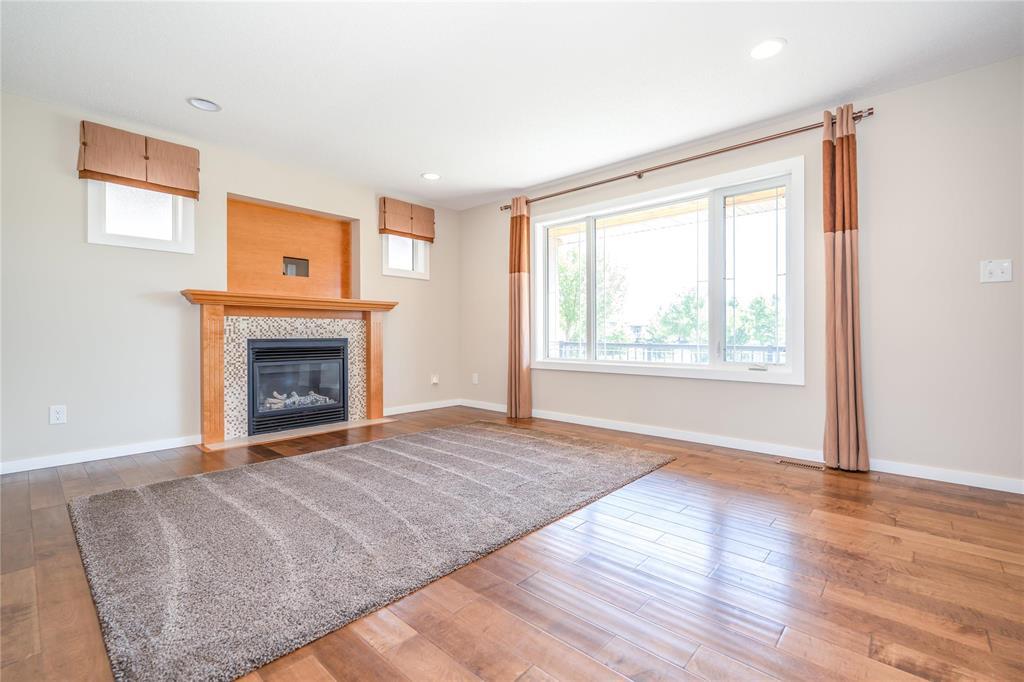 Photo 7 of 155 Bridgeland Drive, Winnipeg MB