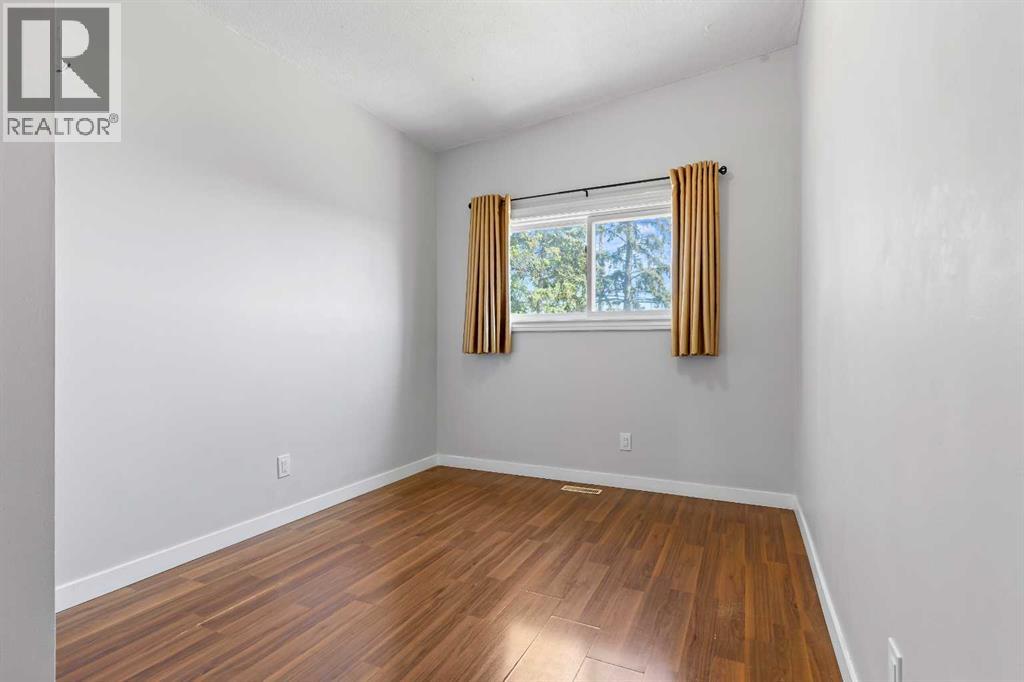 Single Family House Bungalow for Sale in  Trelle Drive NE Thorncliffe Calgary 