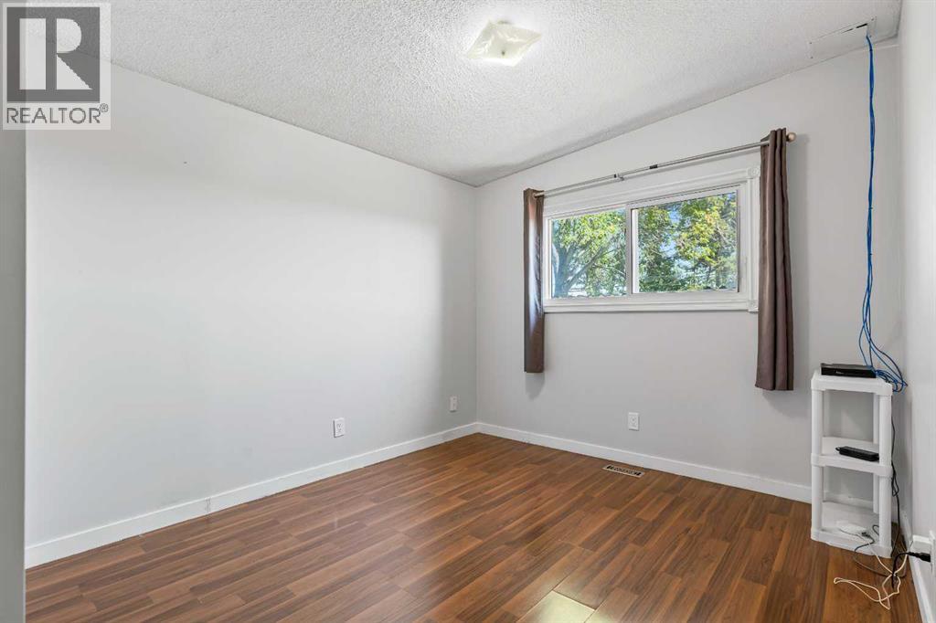 Single Family House Bungalow for Sale in  Trelle Drive NE Thorncliffe Calgary 