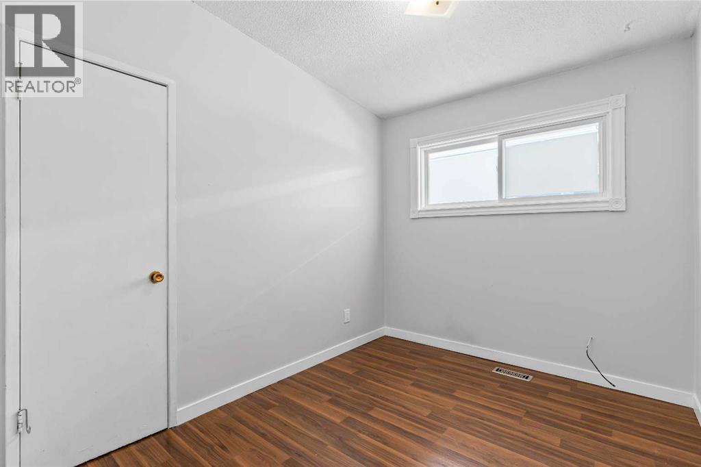 Single Family House Bungalow for Sale in  Trelle Drive NE Thorncliffe Calgary 