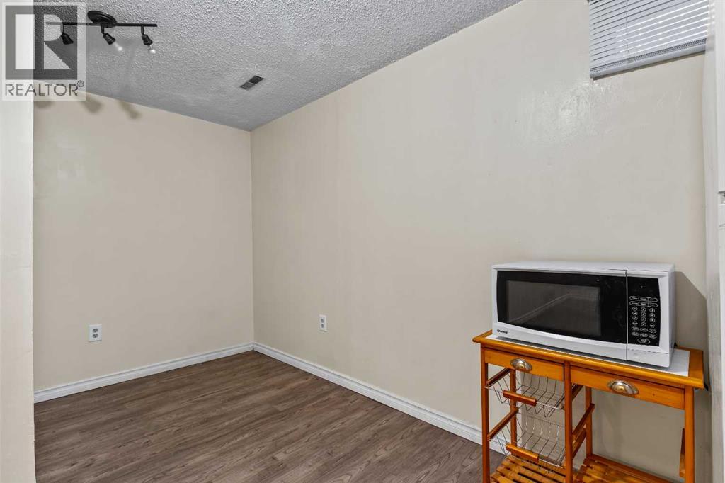 Single Family House Bungalow for Sale in  Trelle Drive NE Thorncliffe Calgary 