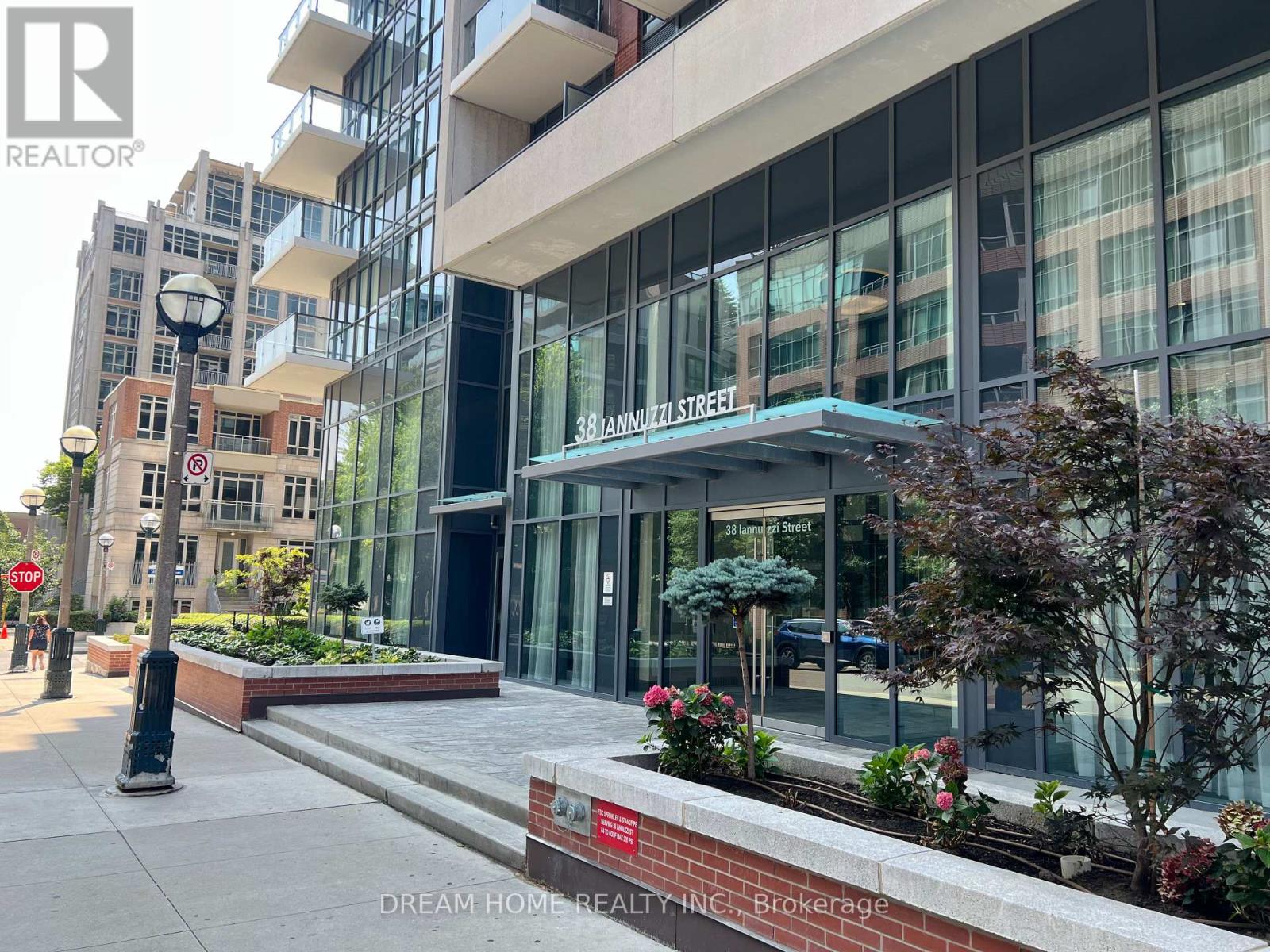 Photo 9 of 807 38 Iannuzzi Street E, Toronto ON