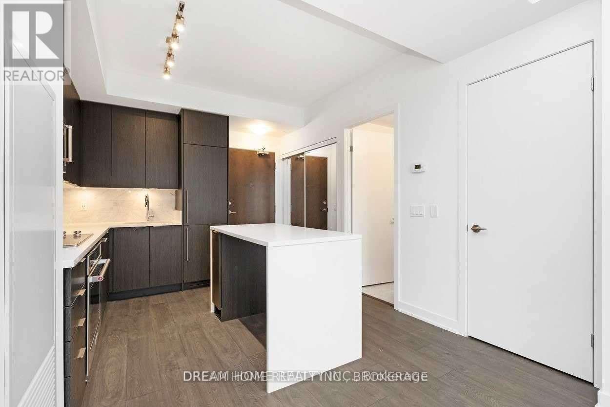 Photo 2 of 807 38 Iannuzzi Street E, Toronto ON