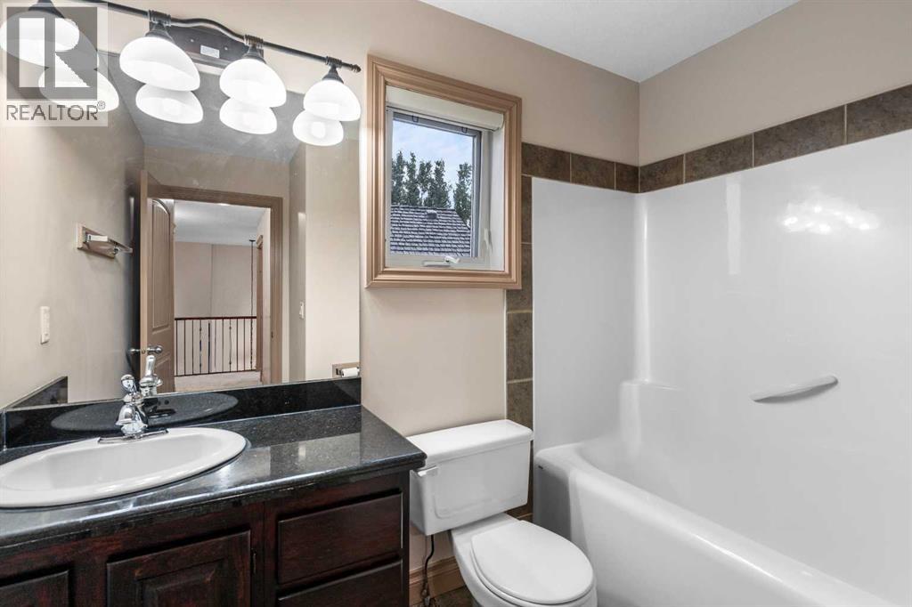 Photo 12 of 151 Cove Close, Chestermere AB