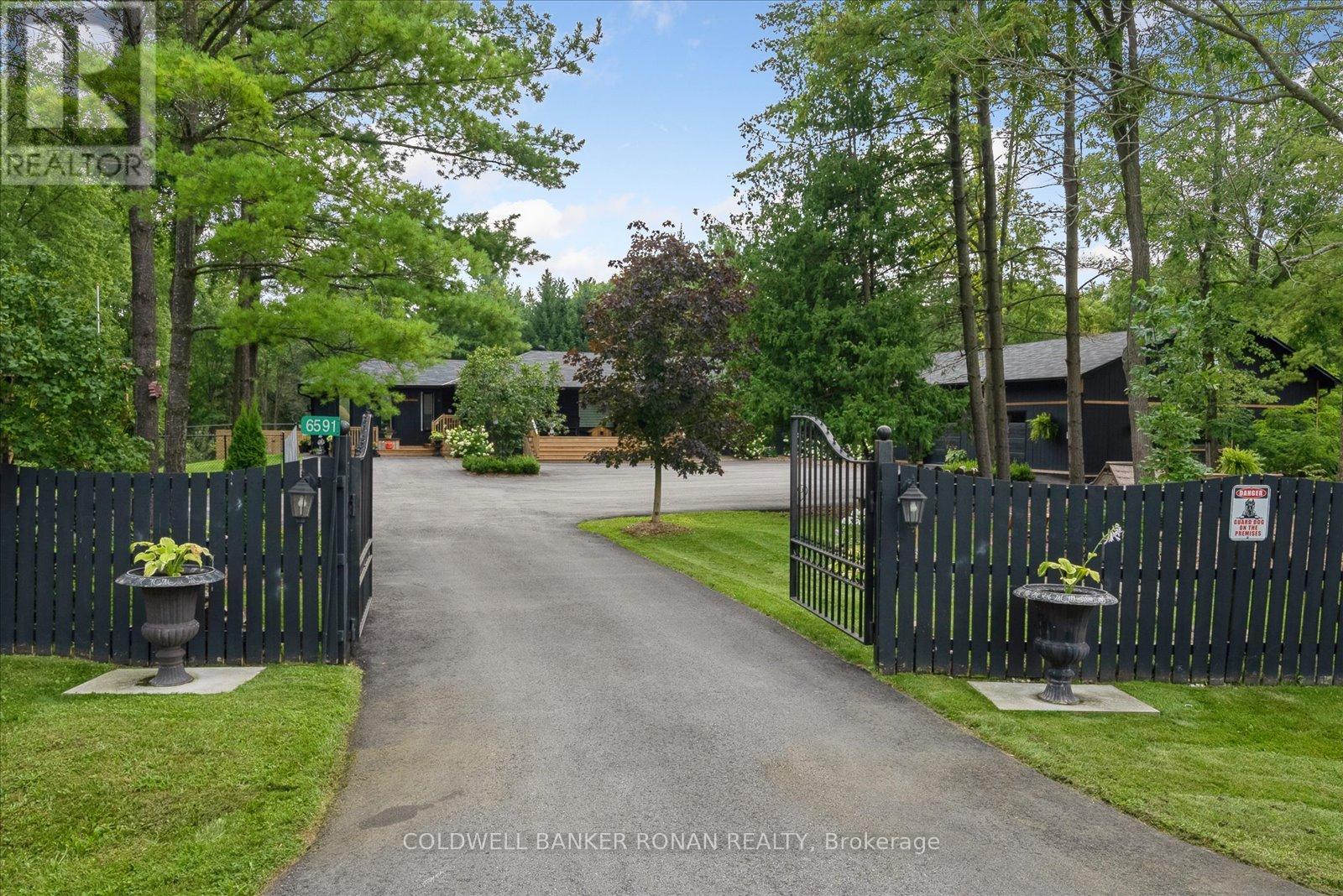 Photo 2 of 6591 6th Line, New Tecumseth ON