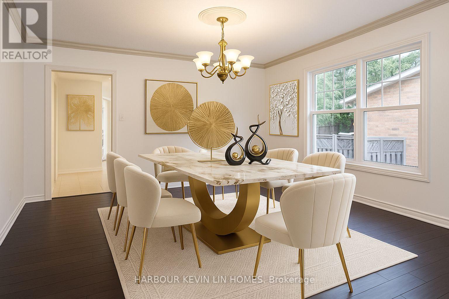 Photo 10 of 39 Montclair Road, Richmond Hill ON