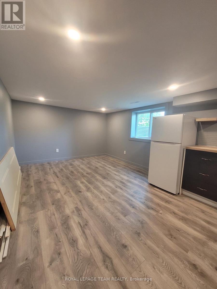 Photo 27 of 1008 St Laurent Boulevard, Ottawa ON
