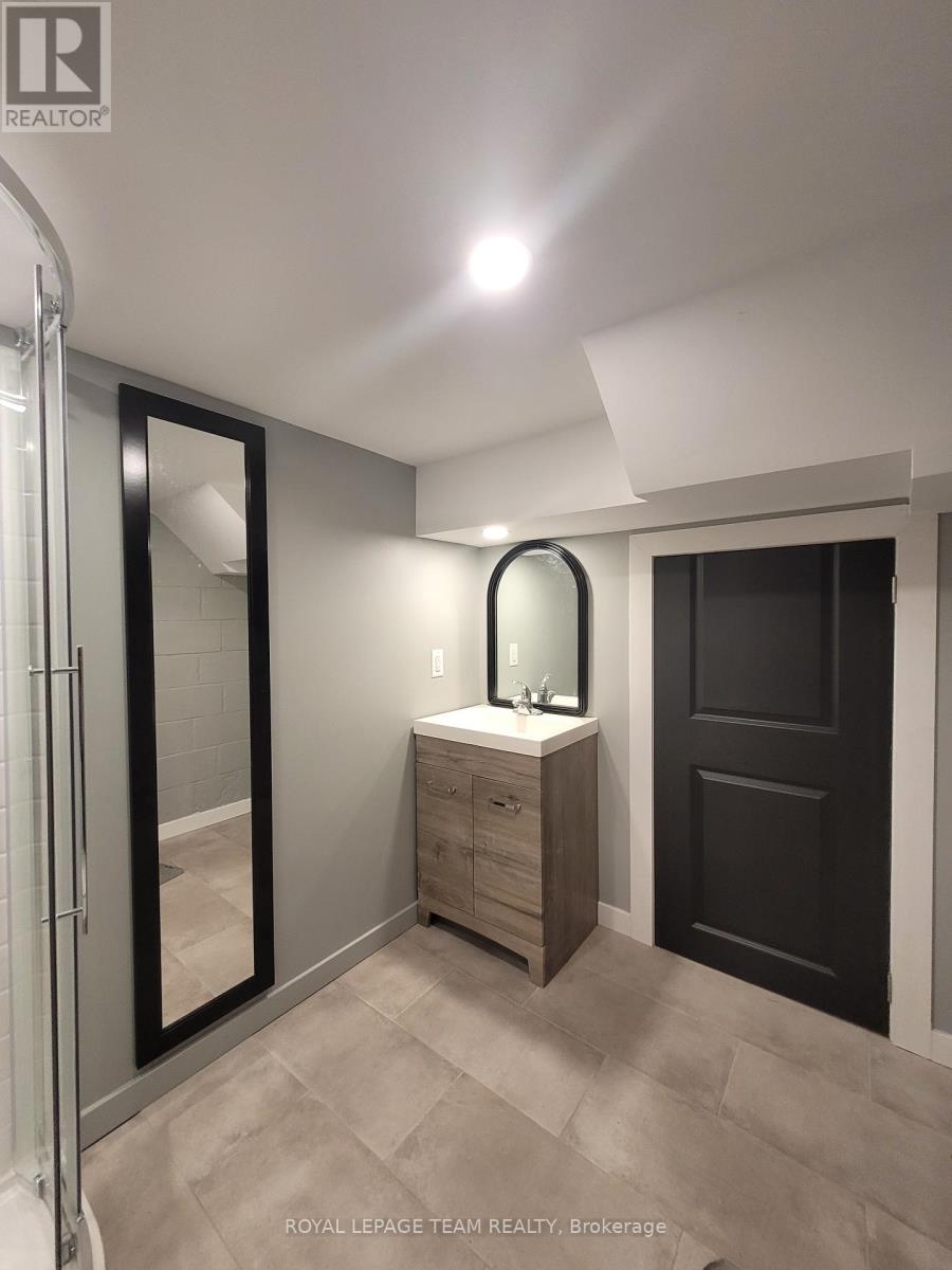 Photo 32 of 1008 St Laurent Boulevard, Ottawa ON