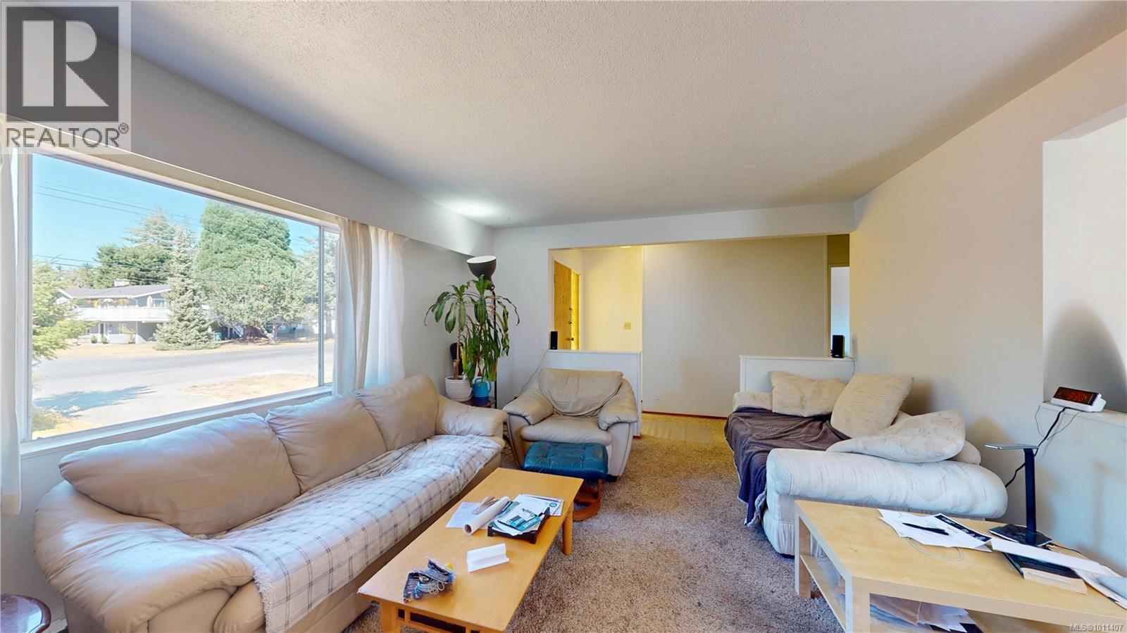 Photo 3 of 1827 Feltham Rd, Saanich BC