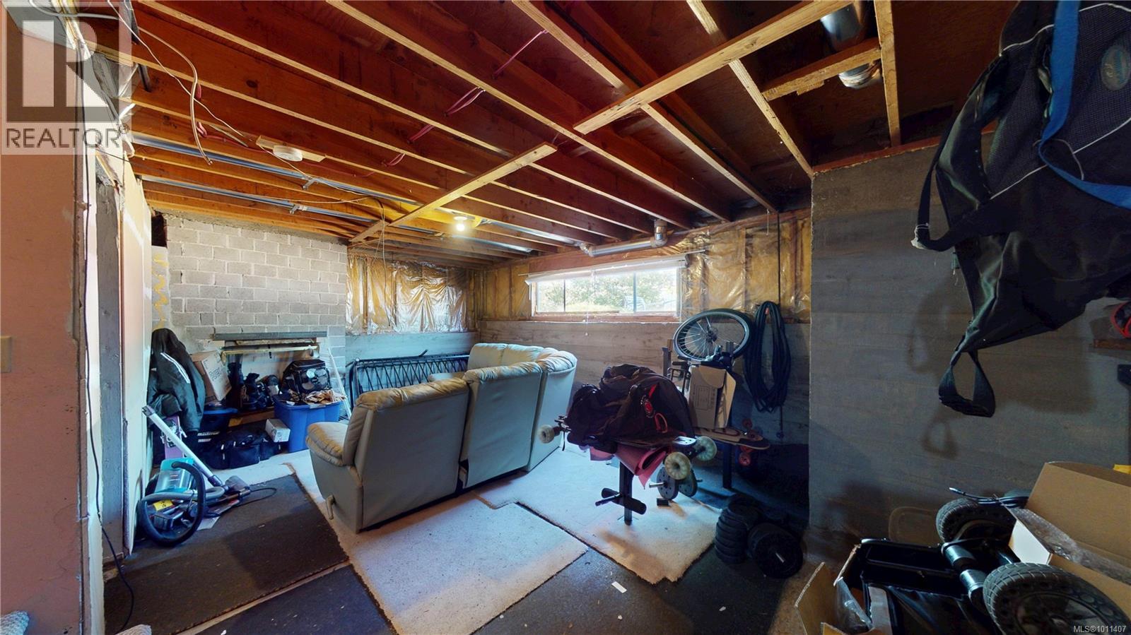 Photo 7 of 1827 Feltham Rd, Saanich BC