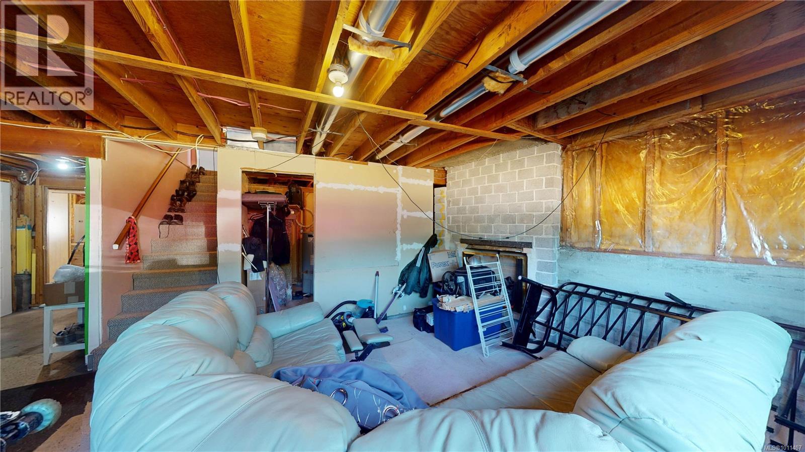 Photo 18 of 1827 Feltham Rd, Saanich BC
