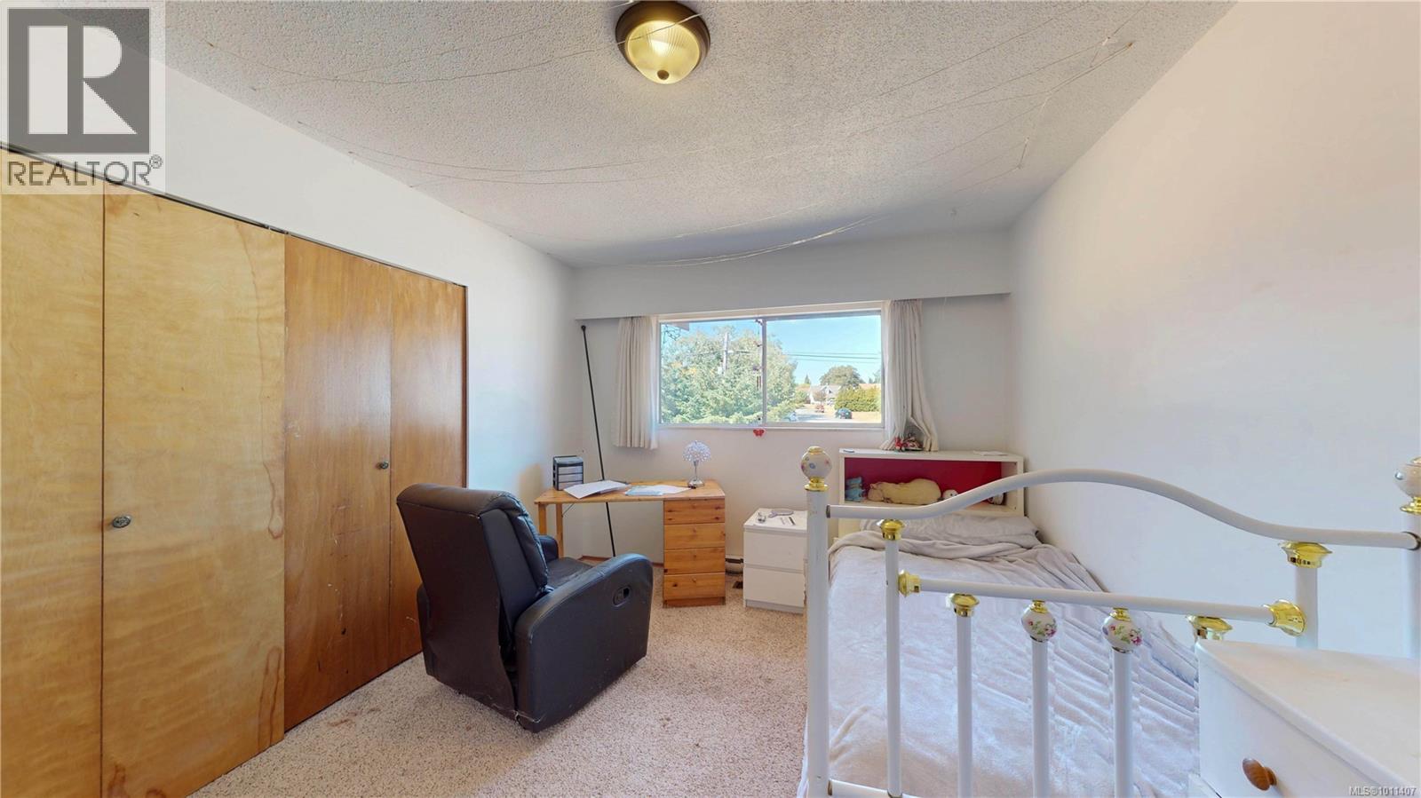 Photo 5 of 1827 Feltham Rd, Saanich BC