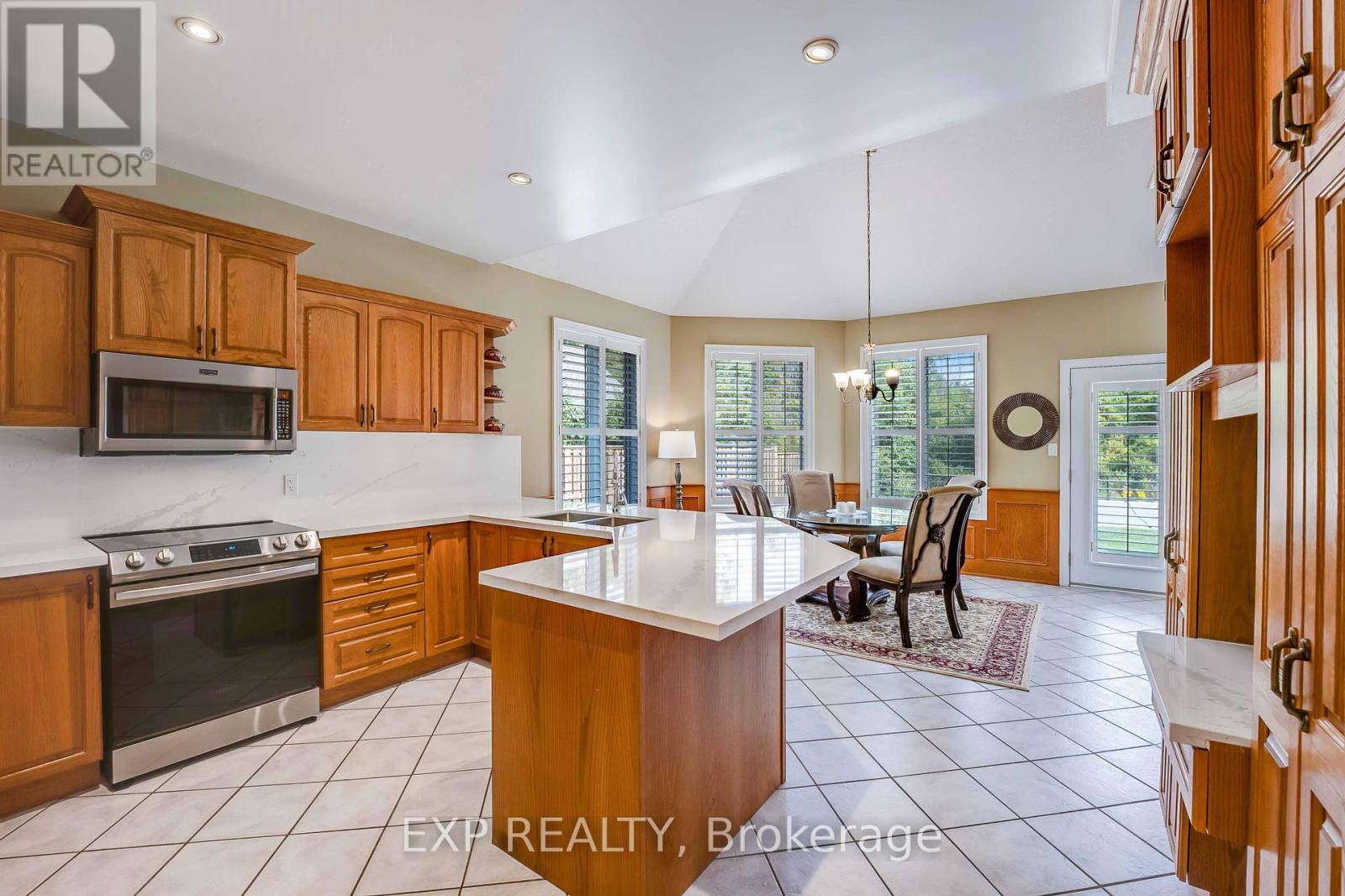 Photo 36 of 3750 Kalar Road, Niagara Falls ON