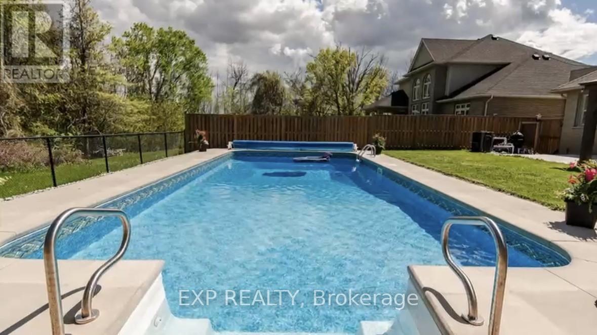 Photo 7 of 3750 Kalar Road, Niagara Falls ON