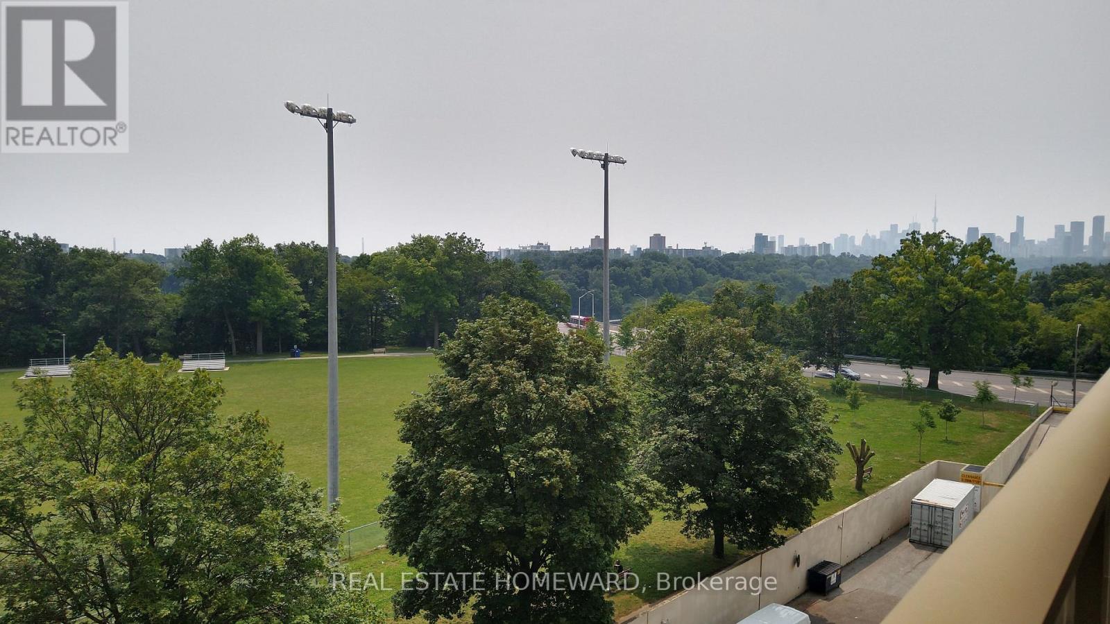 Photo 17 of 417 1 Leaside Park Drive, Toronto ON