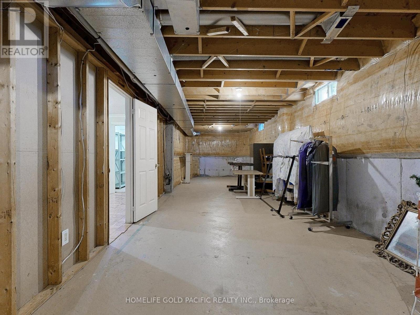 Photo 4 of 12 Duborg Drive, Markham ON