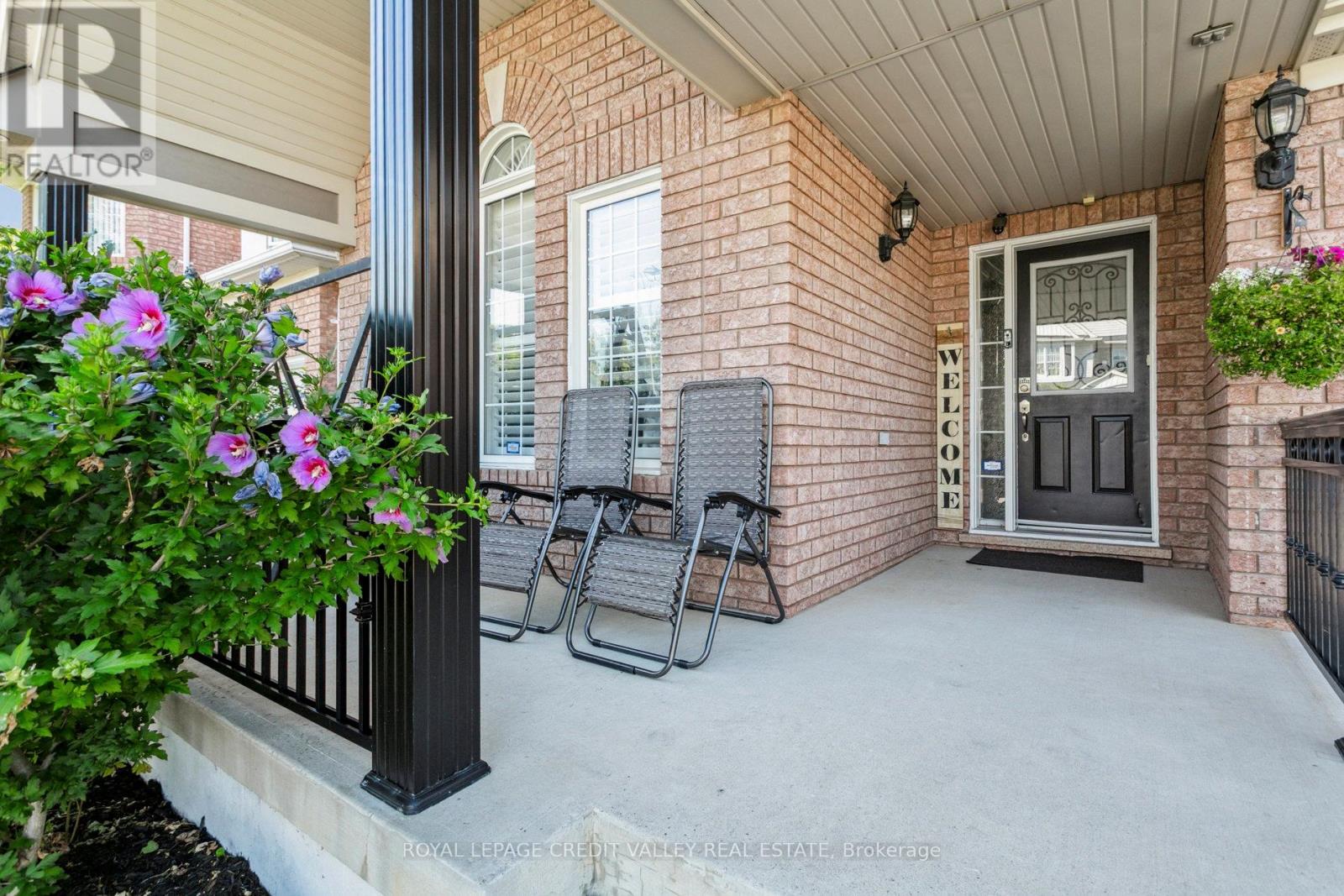 Photo 2 of 4 Mendoza Drive, Brampton ON