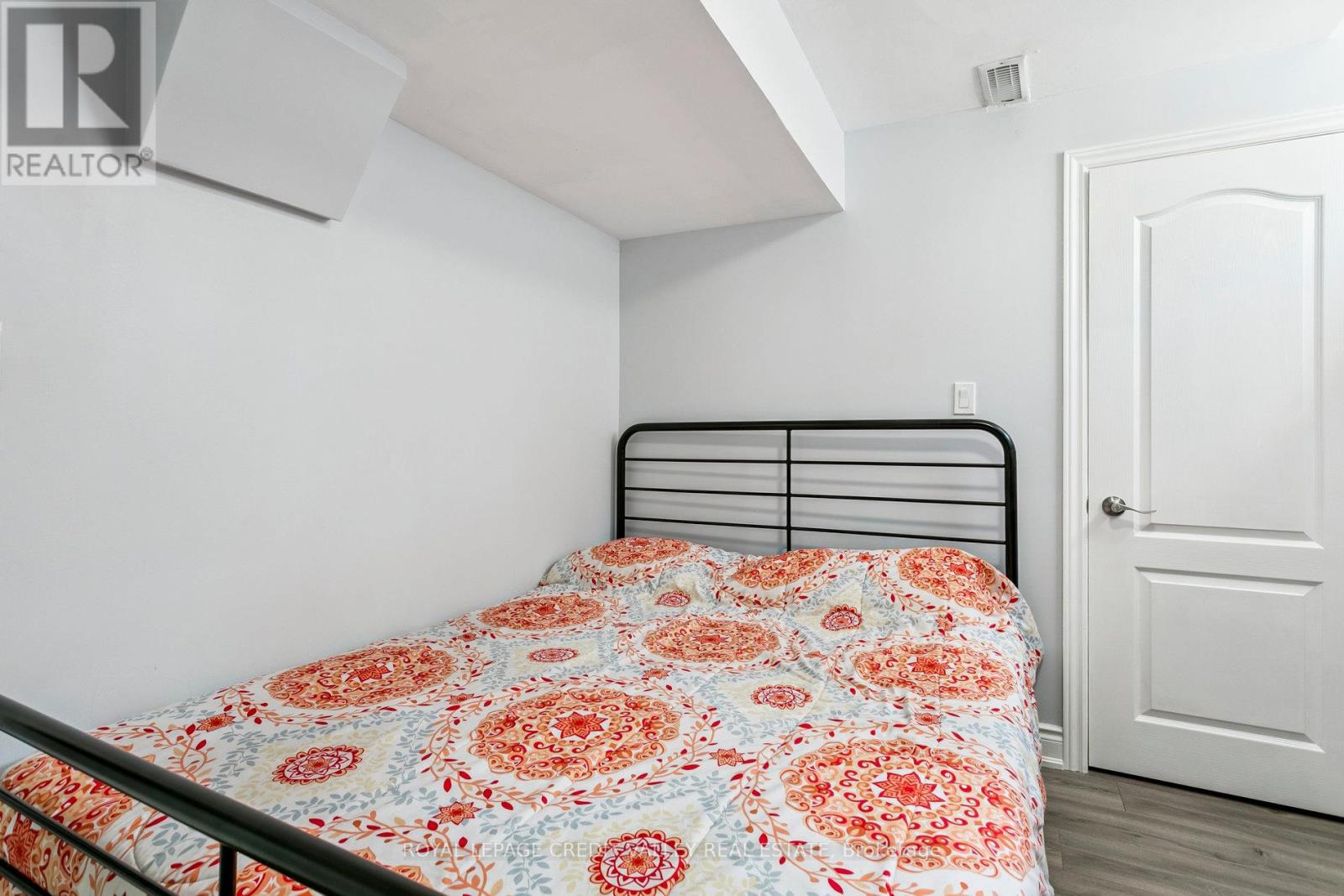 Photo 40 of 4 Mendoza Drive, Brampton ON