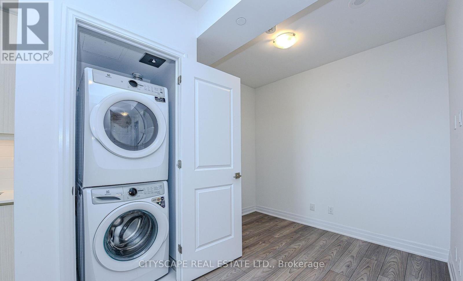 Photo 40 of 2505 36 Elm Drive, Mississauga ON