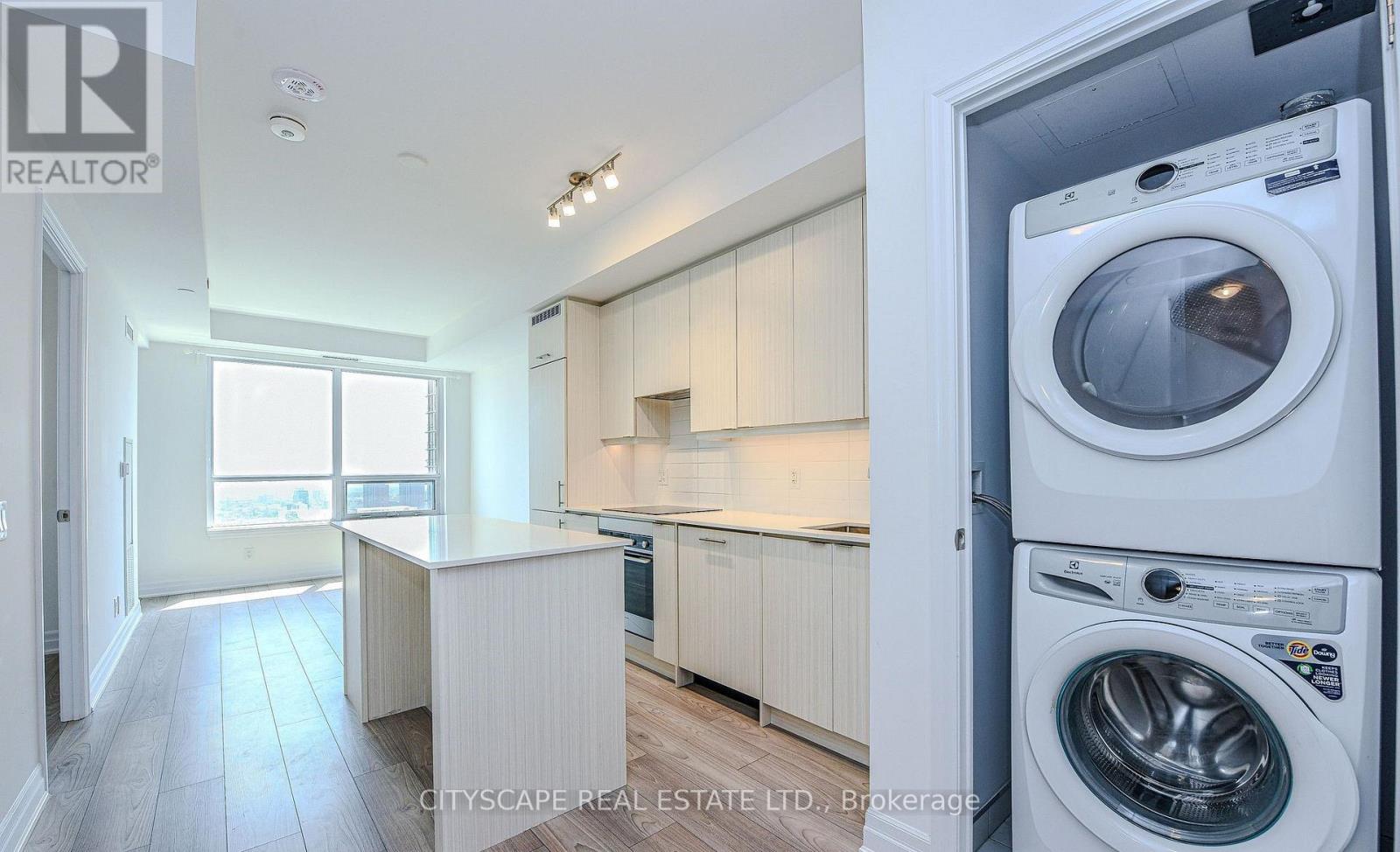 Photo 5 of 2505 36 Elm Drive, Mississauga ON