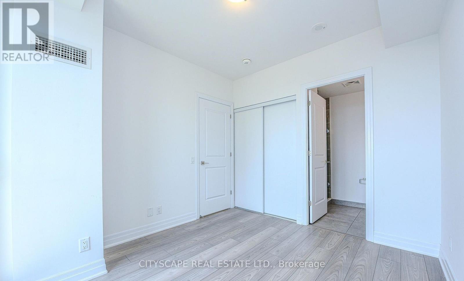 Photo 26 of 2505 36 Elm Drive, Mississauga ON