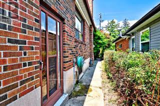 Photo 25 of 19 Skipton Court, Toronto ON