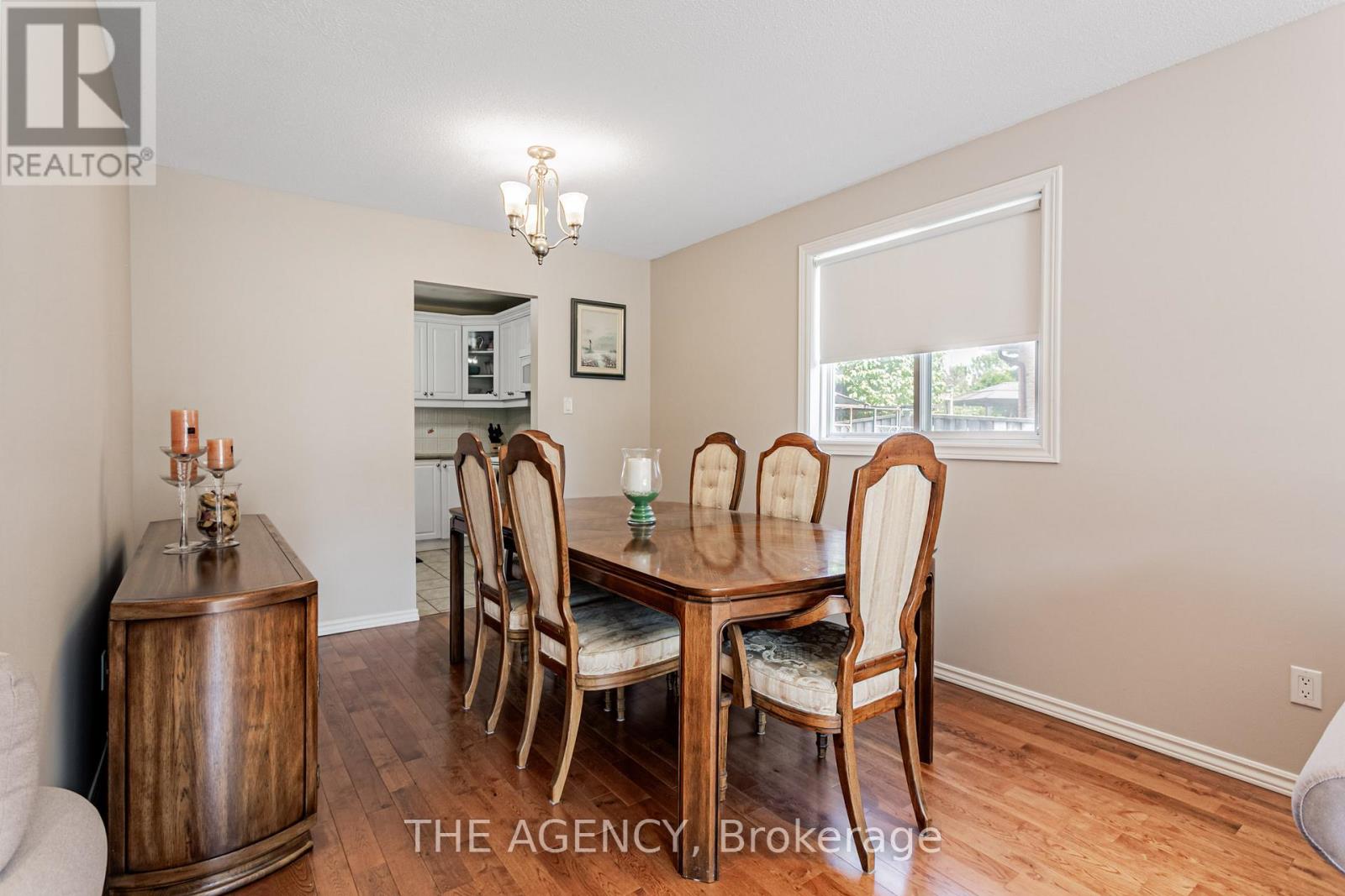 Photo 11 of 84 Blackthorn Lane, Brampton ON