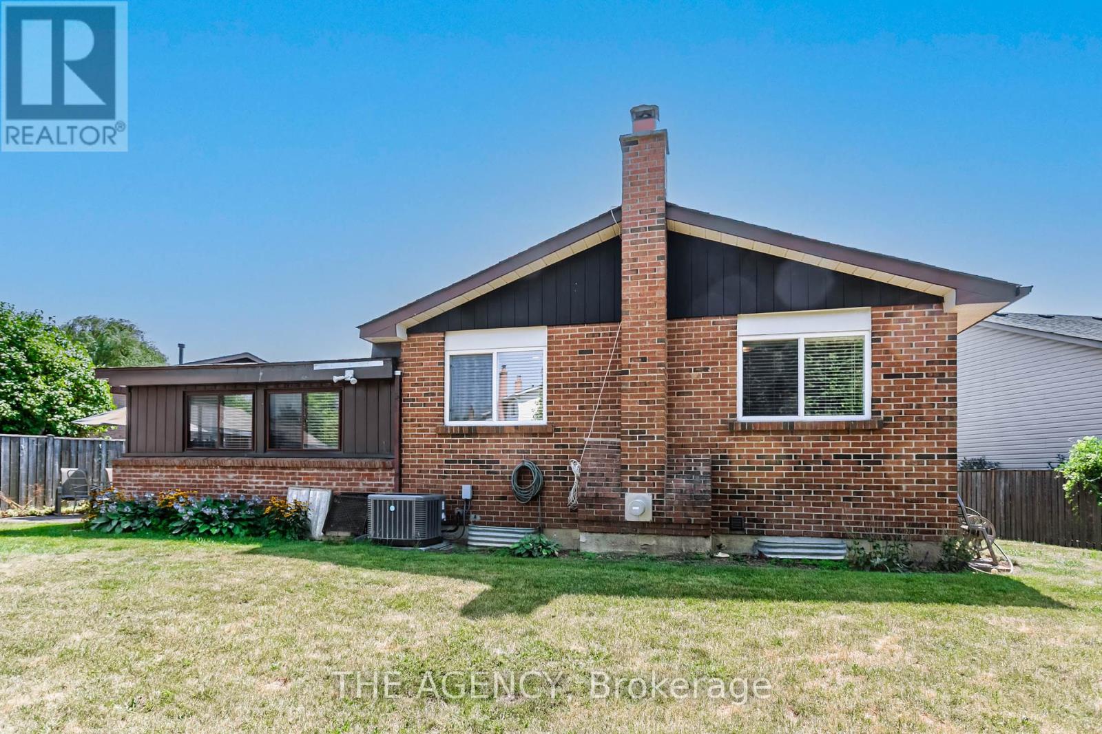 Photo 35 of 84 Blackthorn Lane, Brampton ON