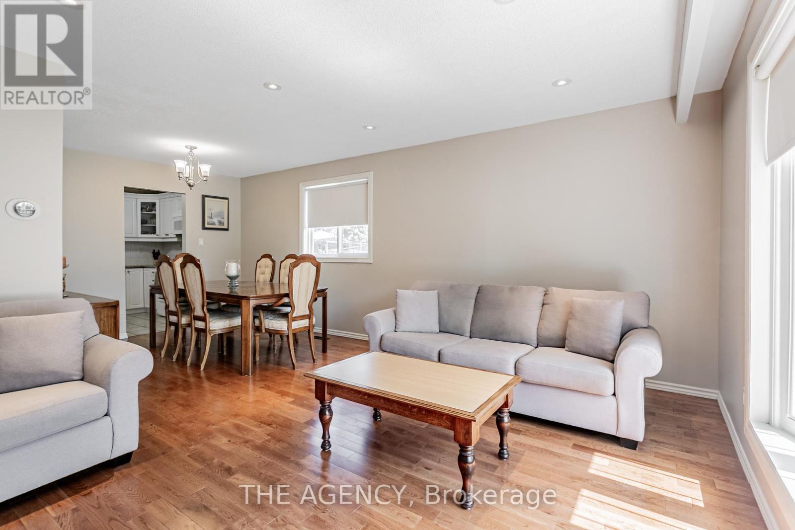 Photo 8 of 84 Blackthorn Lane, Brampton ON
