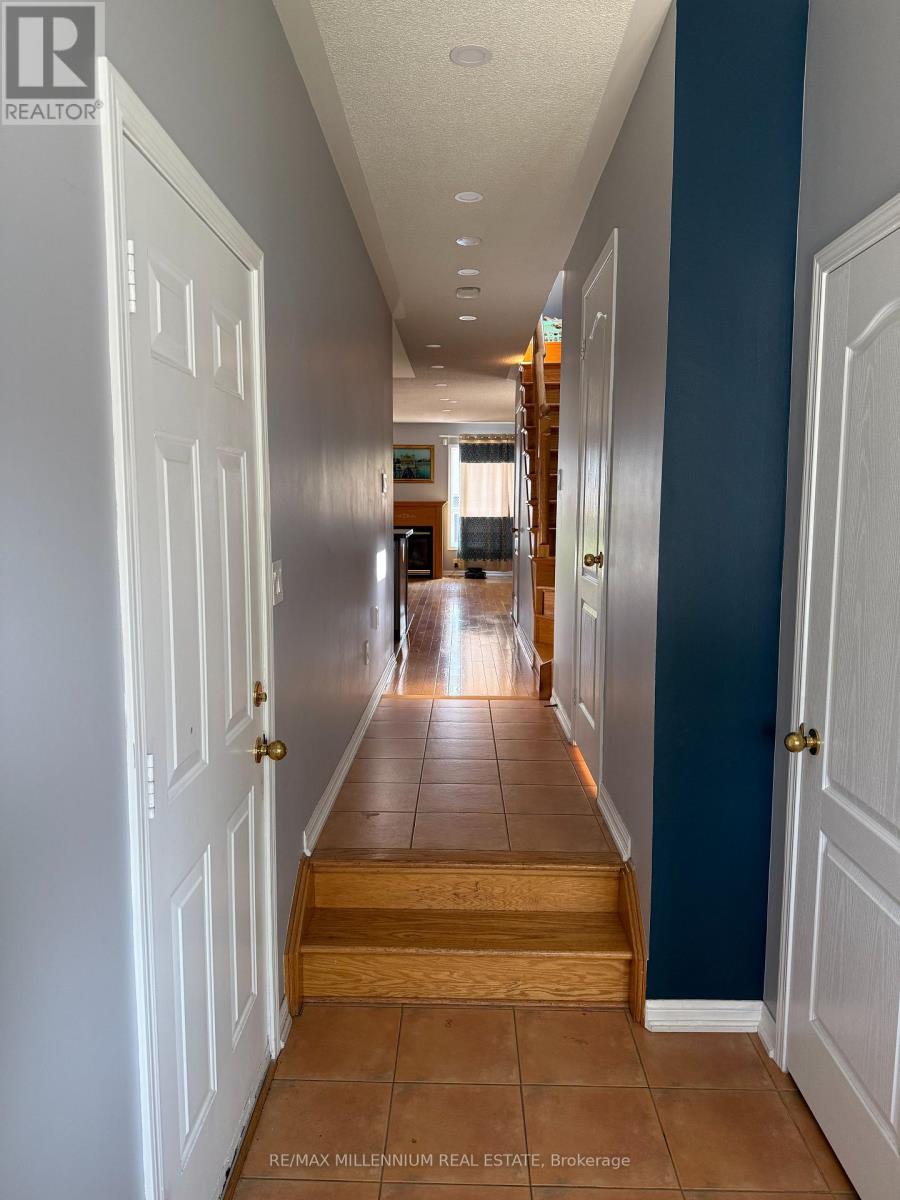 Photo 3 of 1128 Houston Drive, Milton ON