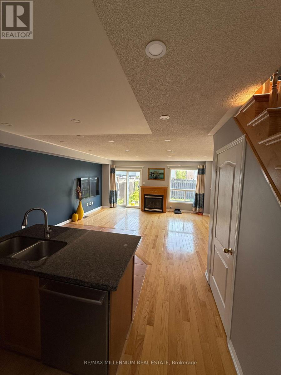 Photo 8 of 1128 Houston Drive, Milton ON