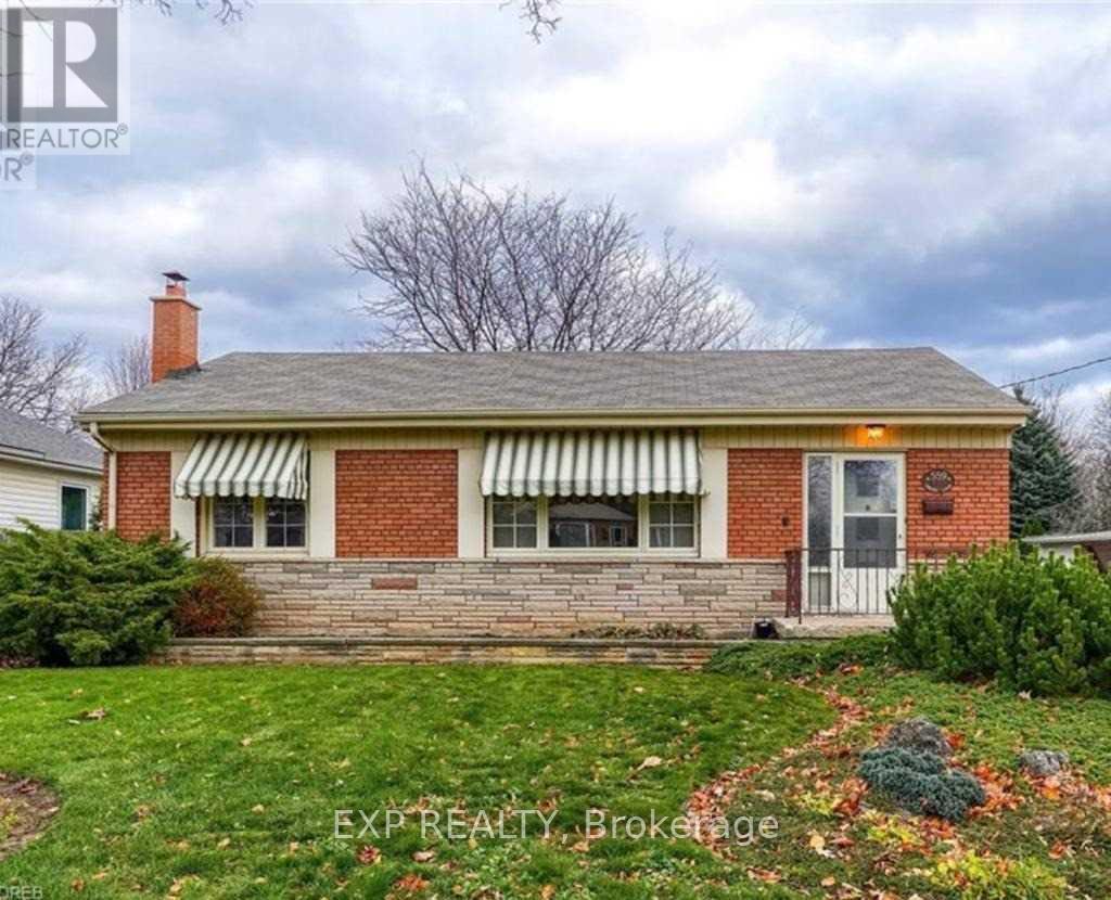 Photo 2 of 559 Drury Lane, Burlington ON