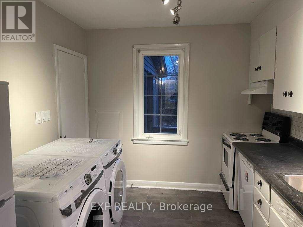 Photo 1 of 559 Drury Lane, Burlington ON
