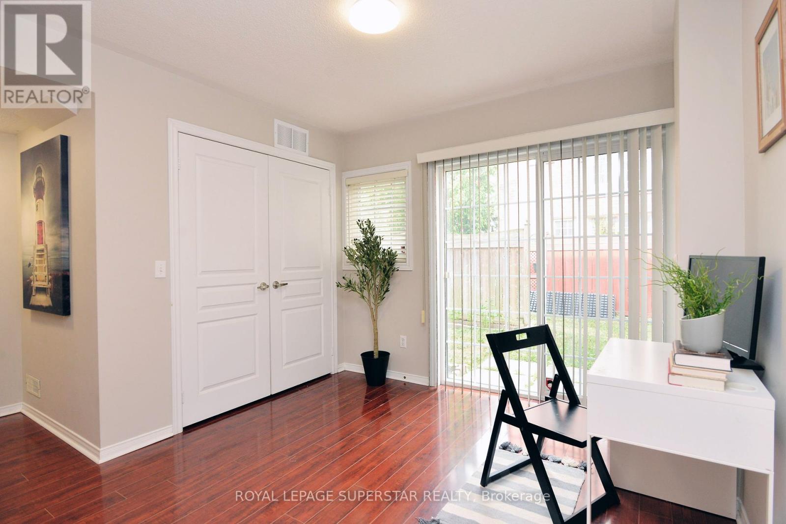 Photo 10 of 15 Gemstone Lane, Brampton ON