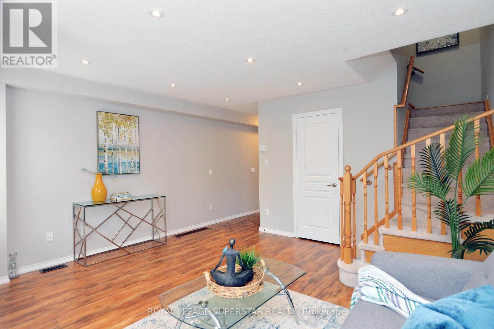 Photo 22 of 15 Gemstone Lane, Brampton ON