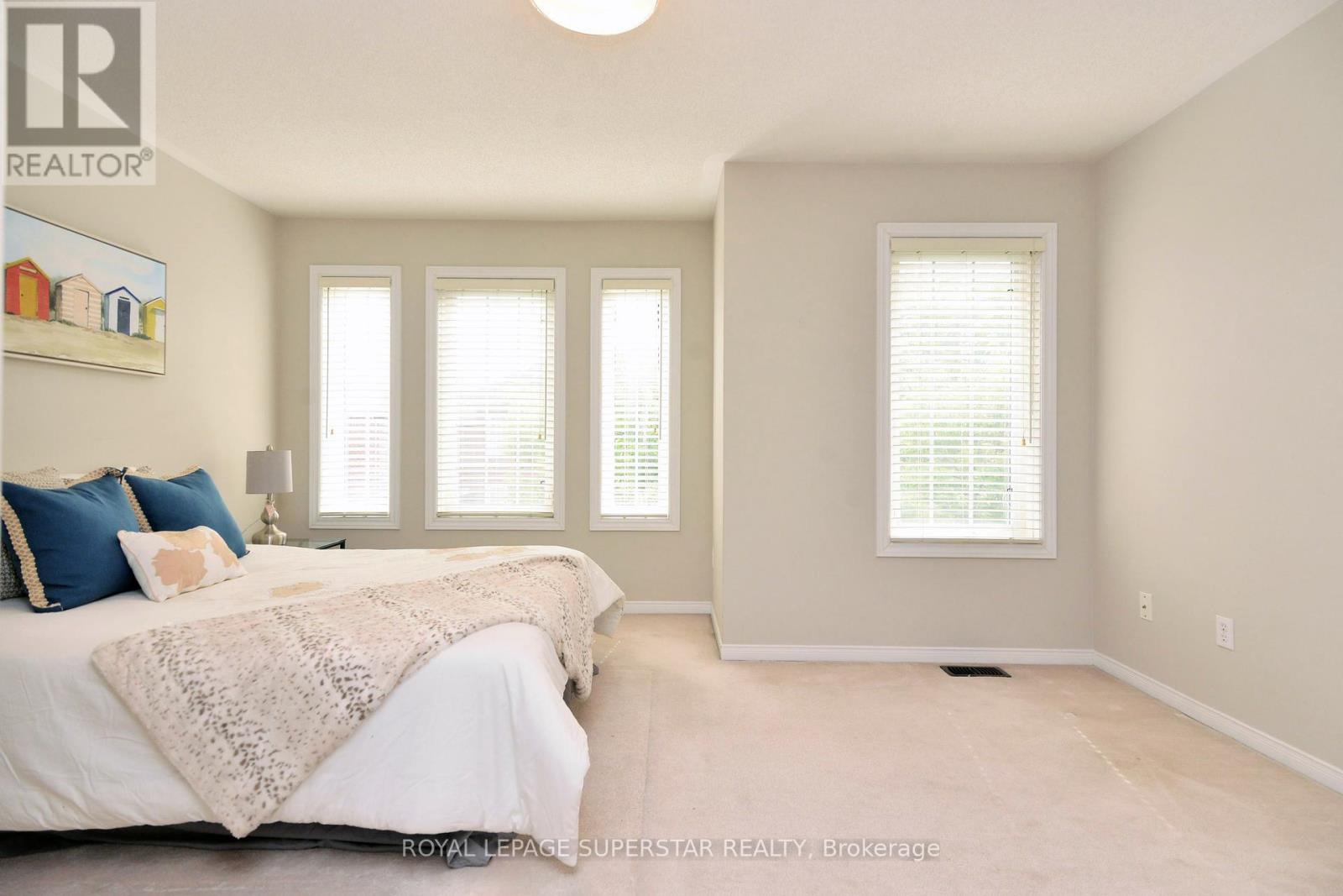 Photo 30 of 15 Gemstone Lane, Brampton ON