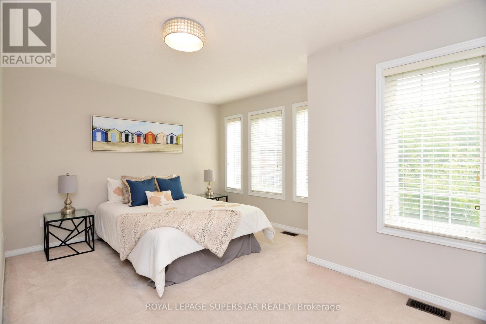 Photo 31 of 15 Gemstone Lane, Brampton ON