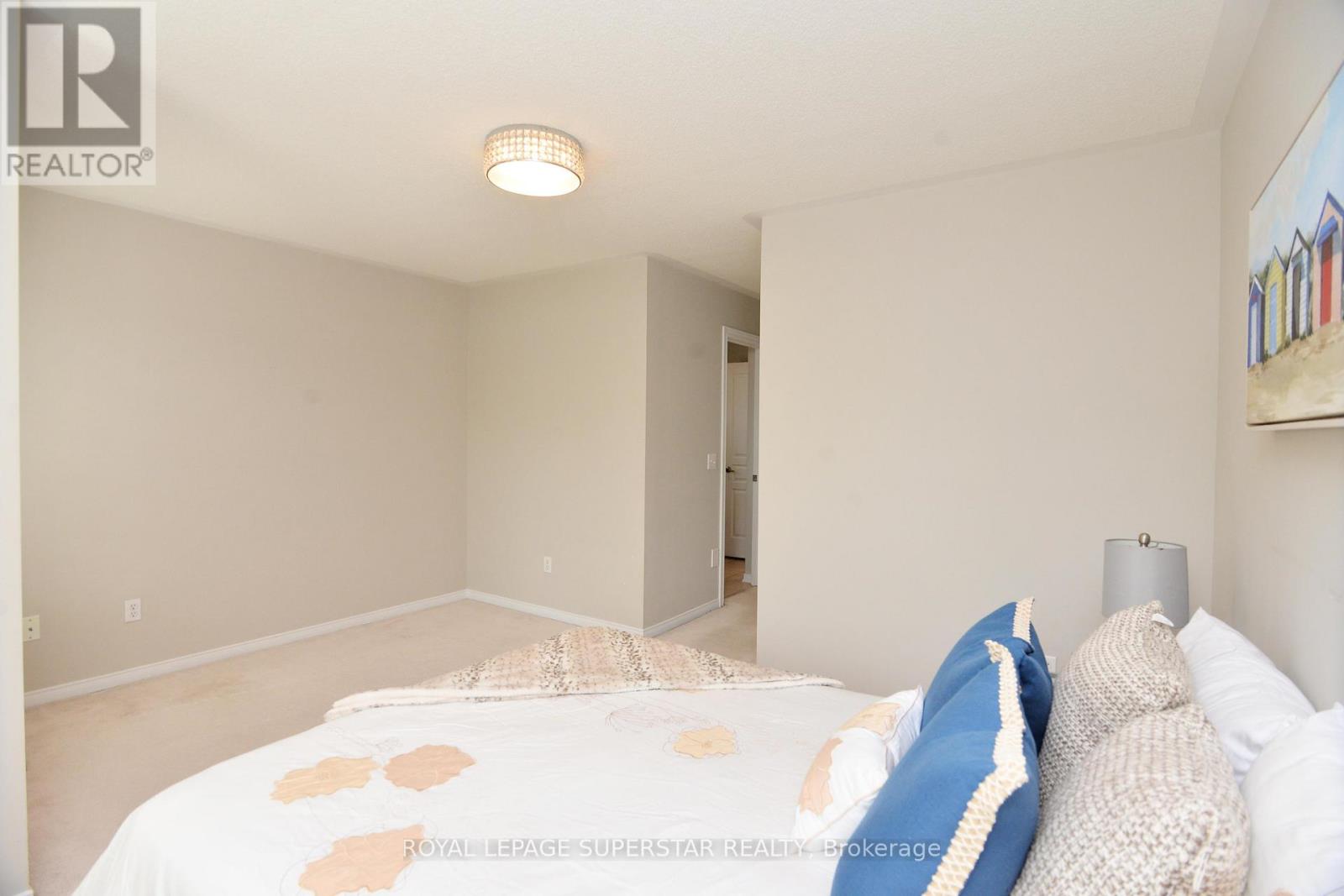 Photo 32 of 15 Gemstone Lane, Brampton ON