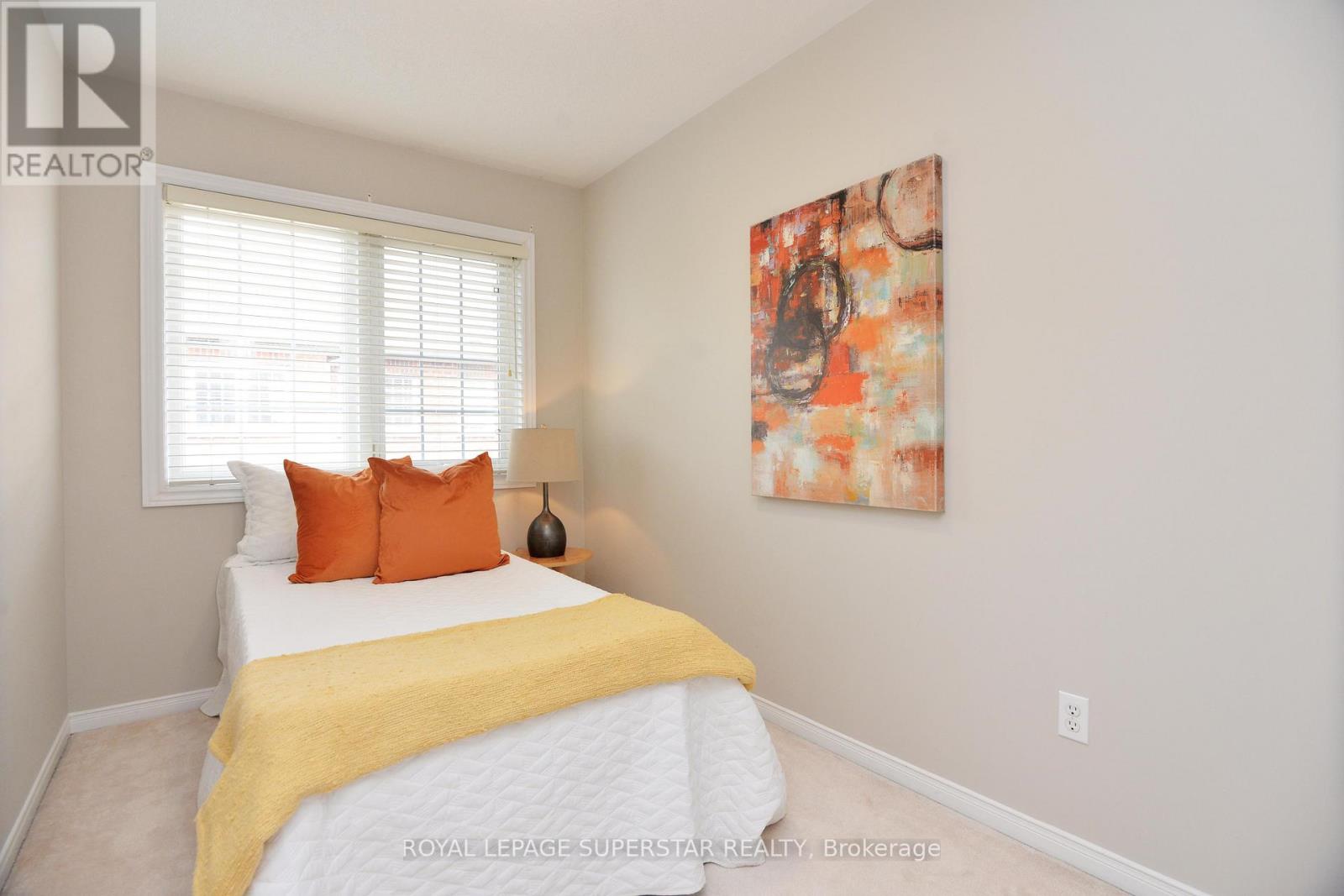 Photo 37 of 15 Gemstone Lane, Brampton ON