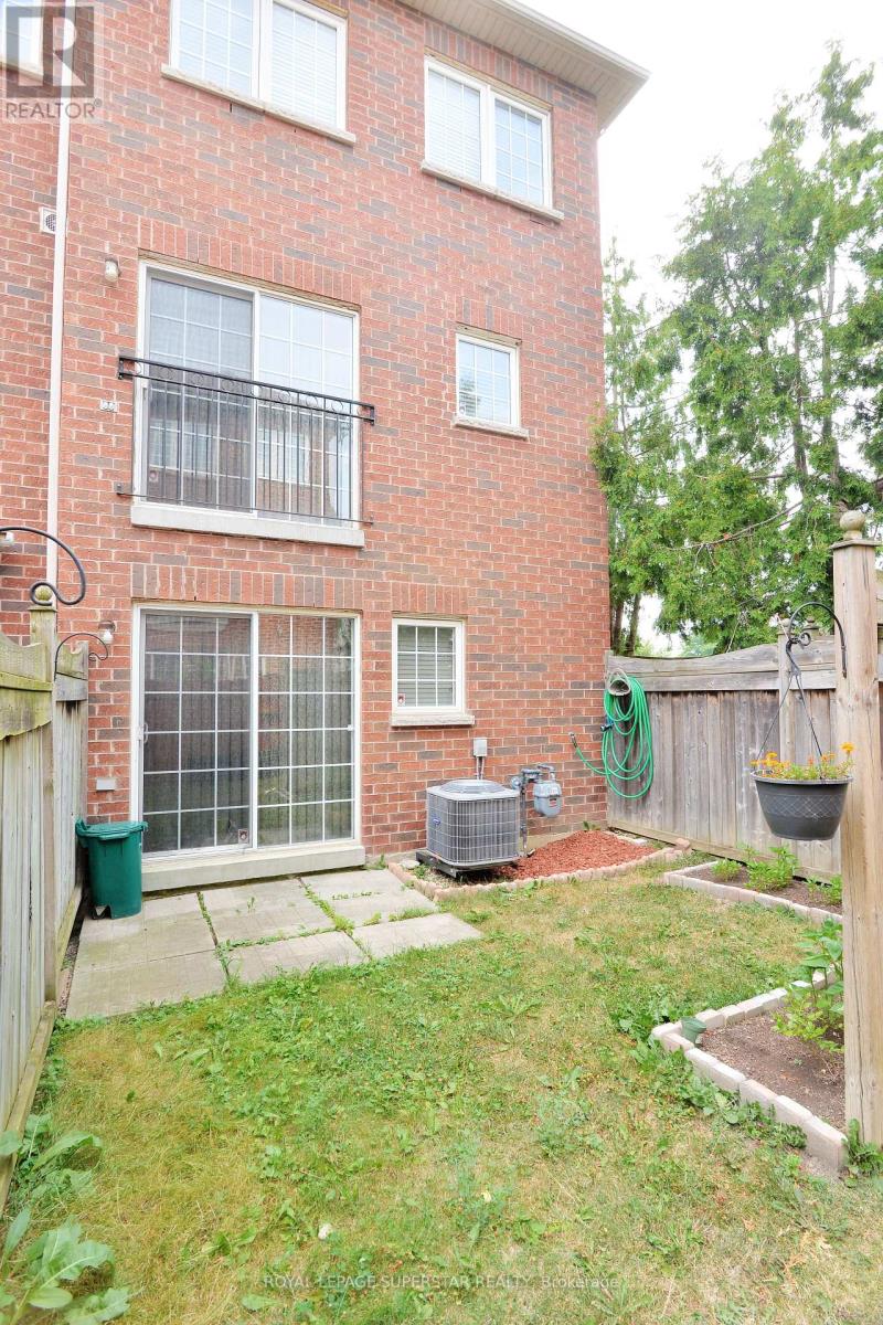 Photo 44 of 15 Gemstone Lane, Brampton ON