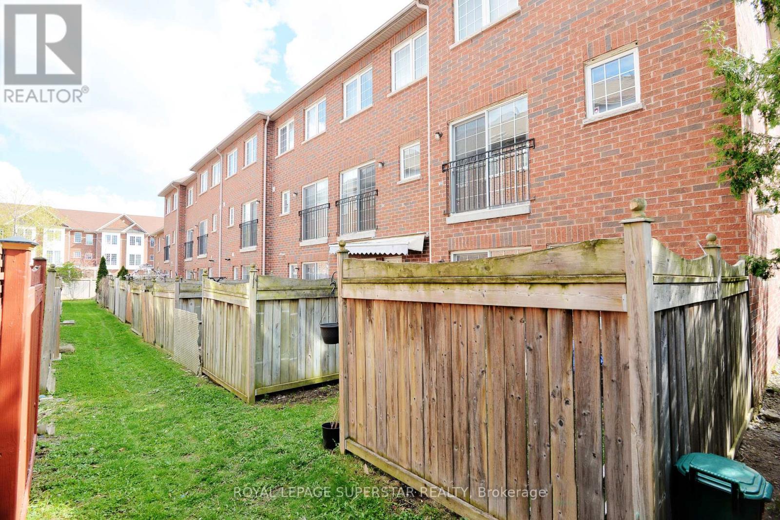 Photo 46 of 15 Gemstone Lane, Brampton ON