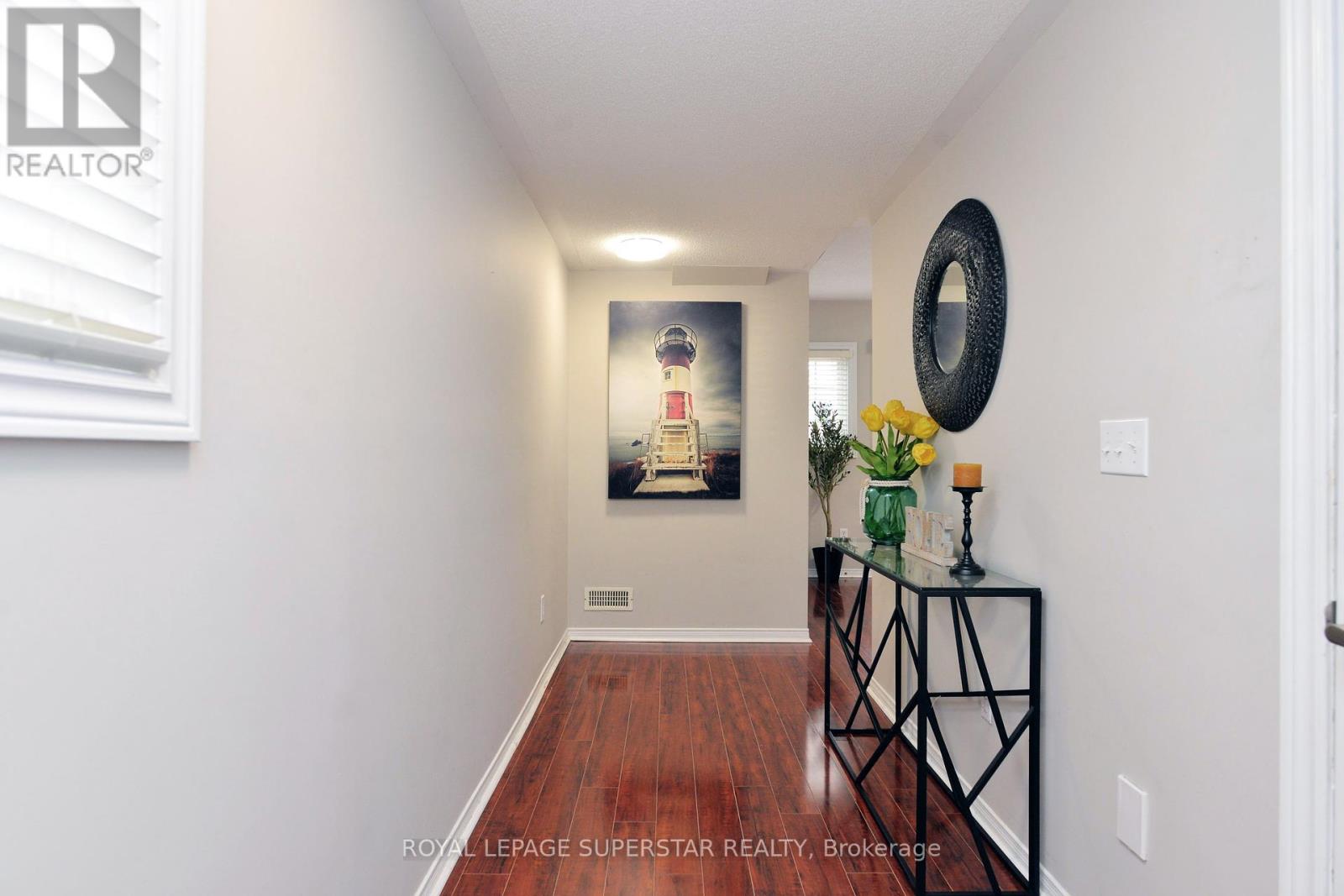 Photo 6 of 15 Gemstone Lane, Brampton ON