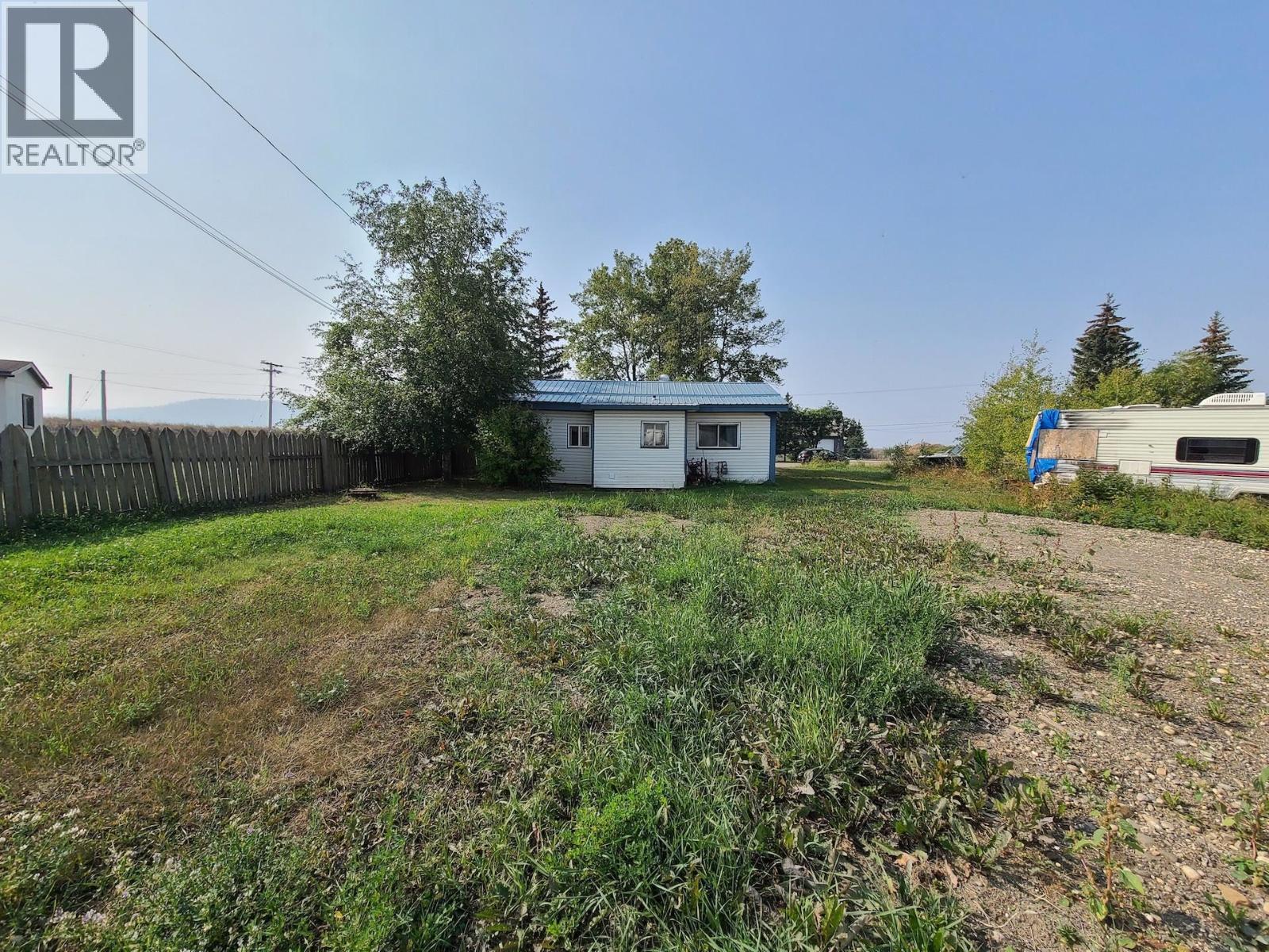 Photo 10 of 10855 102 Street, Taylor BC