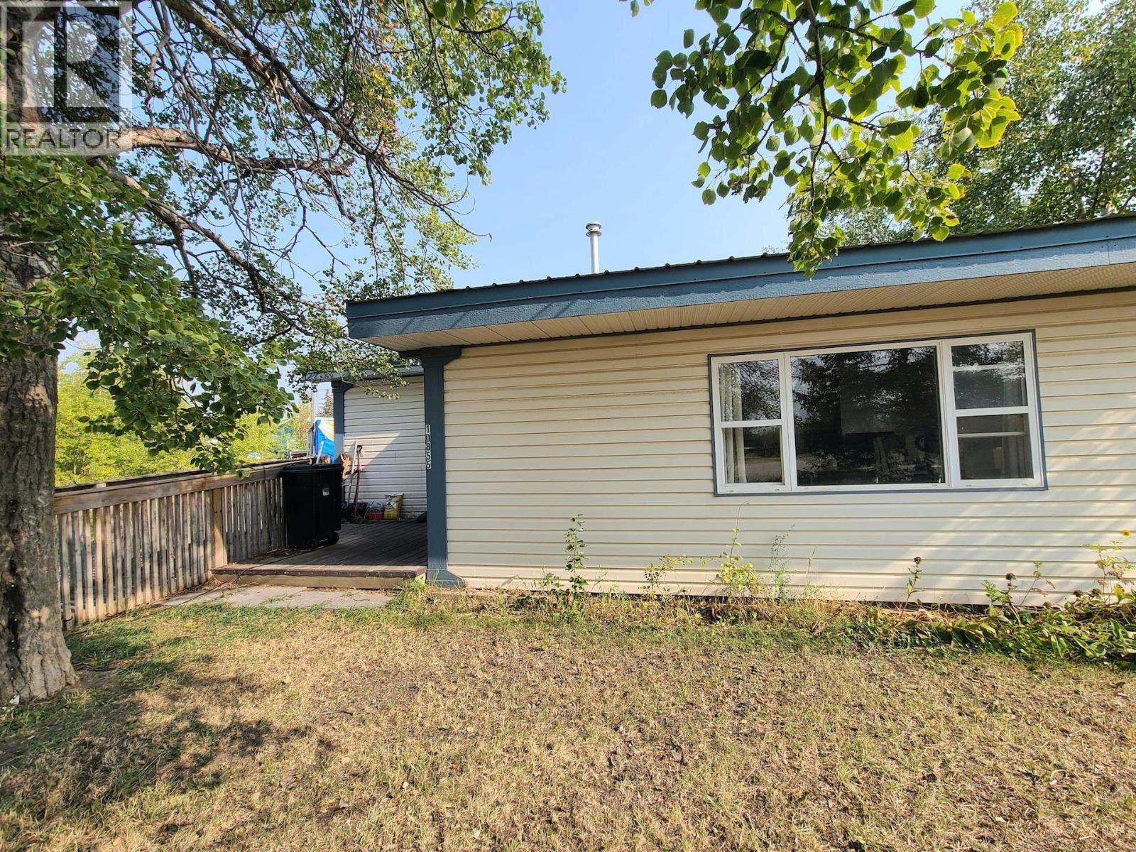Photo 16 of 10855 102 Street, Taylor BC