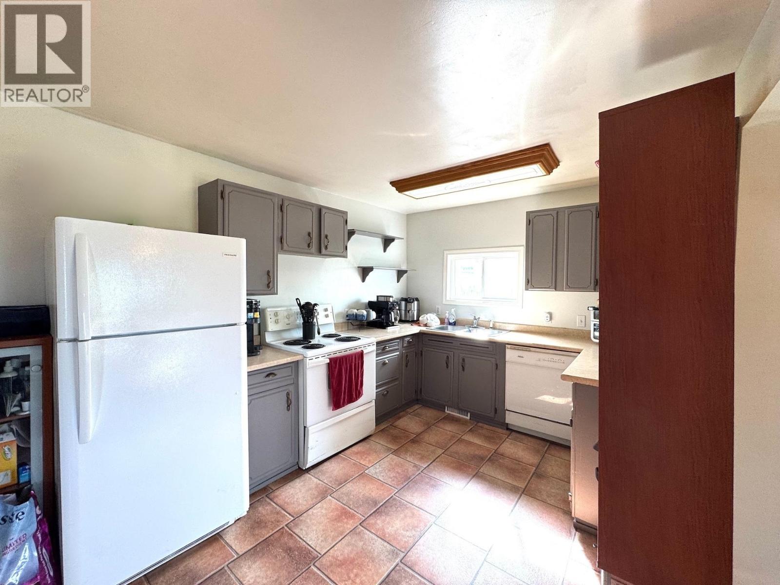 Photo 18 of 10855 102 Street, Taylor BC