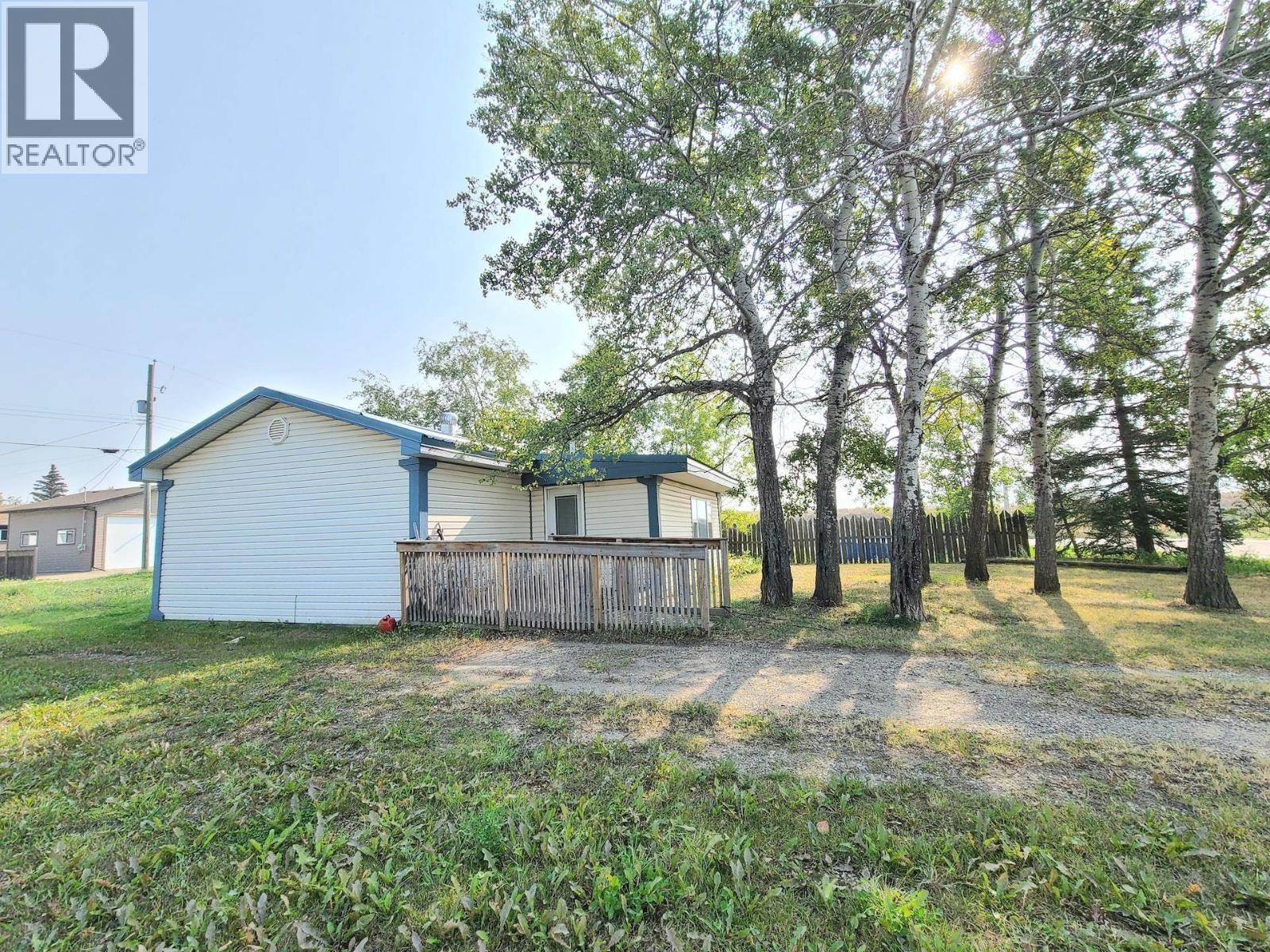 Photo 1 of 10855 102 Street, Taylor BC