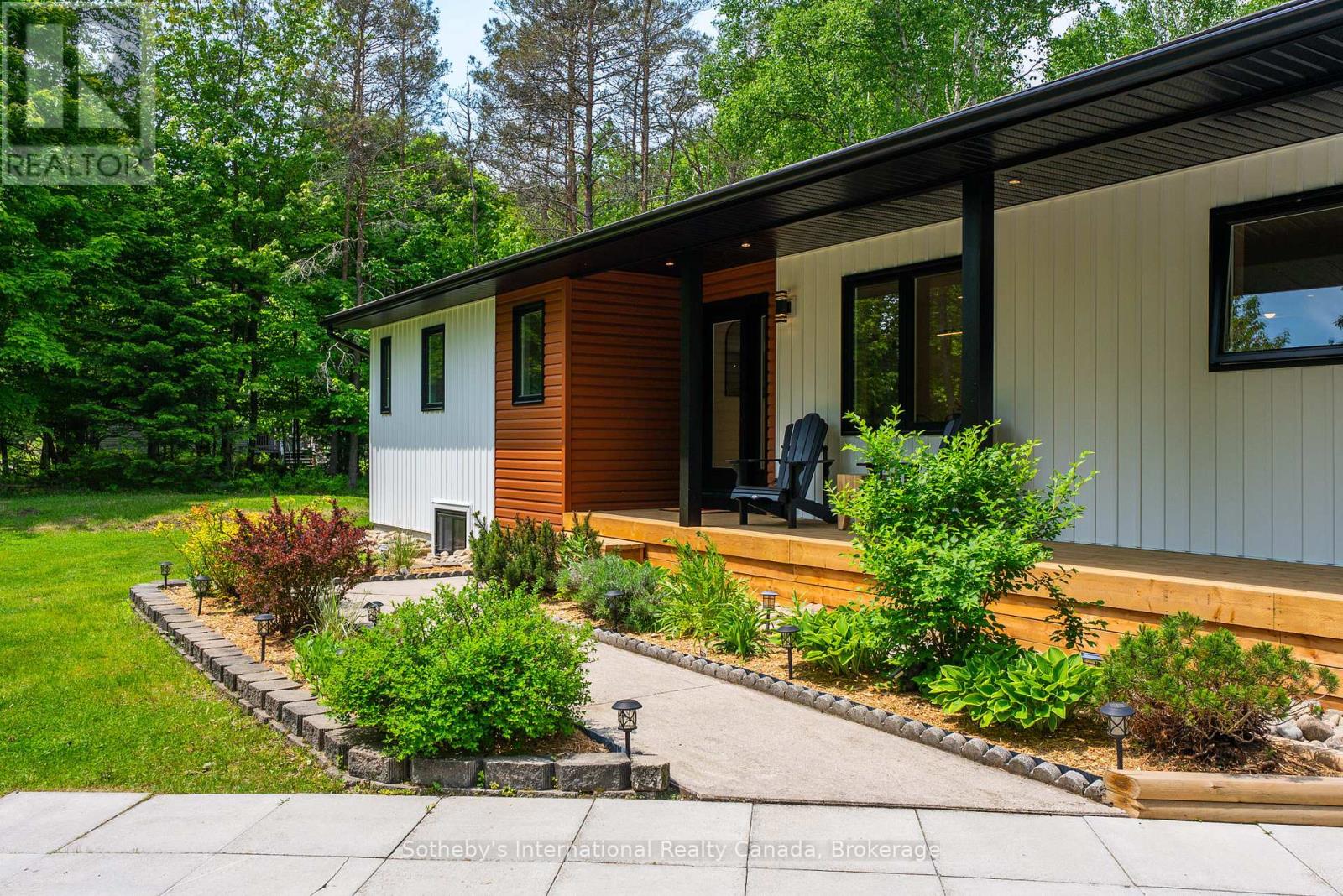 Photo 2 of 348 Fowlers Road, Huntsville ON