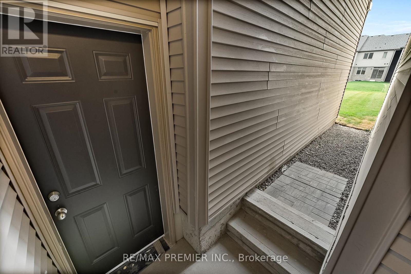 Photo 33 of 535 Worden Street, Cobourg ON